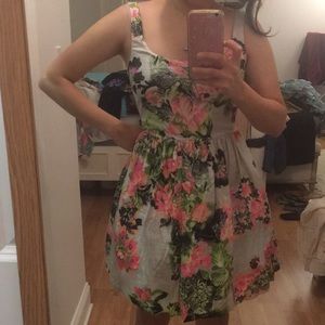 Julienne dress size m new with out tag